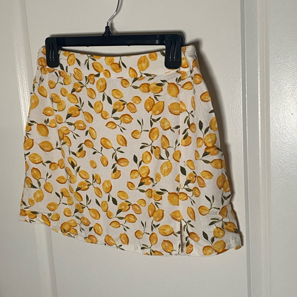 Francesca's Collections Lemon Pattern Mini Skirt
